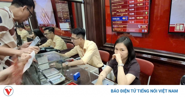 Giá vàng thế giới tăng, trong nước giảm: Phân tích nguyên nhân