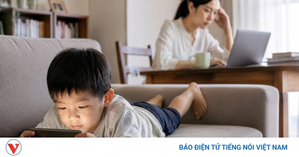 Đừng biến điện thoại thành người trông trẻ trong dịp hè
