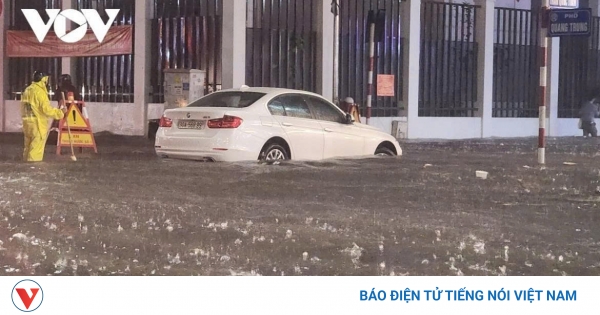 Đông Bắc Bộ có mưa to đến rất to, Nam Bộ mưa rào và dông