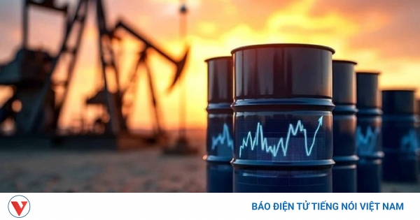 Giá dầu Mỹ vượt 83 USD ngày 12/8 do căng thẳng Hormuz