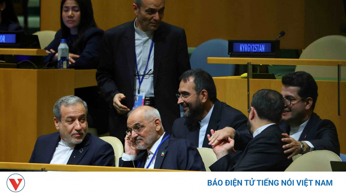 Iran đề xuất mở lại Hormuz trong 7 ngày, nối lại đàm phán hạt nhân
