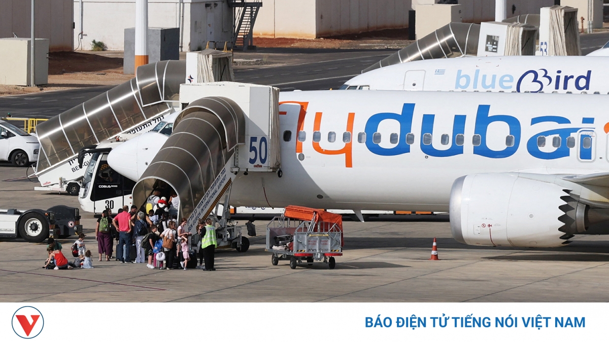 Flydubai flight from Dubai to Tel Aviv diverted after cockpit assault