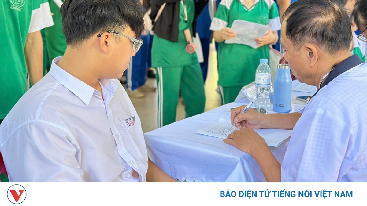 Đà Nẵng tổ chức khám sức khỏe cho hơn 5.000 học sinh, giáo viên vùng ...