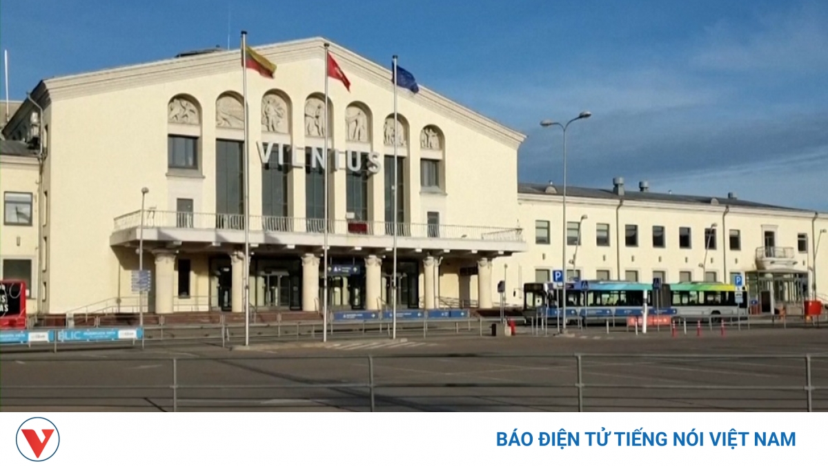 Vilnius airport closed after suspected Belarus UAV, NATO jets deployed