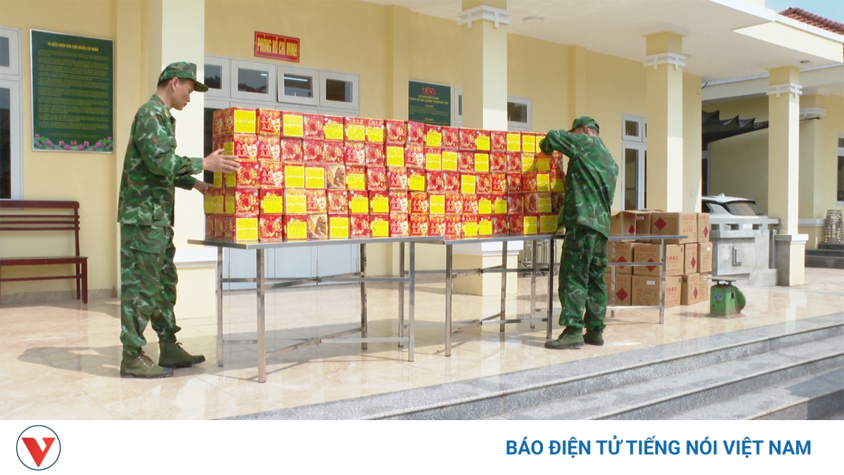 Lạng Sơn: Bắt giữ 3 đối tượng vận chuyển gần 350 kg pháo nổ