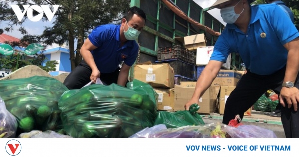 Ho Chi Minh City residents receive help during social distancing - Vimarsana News