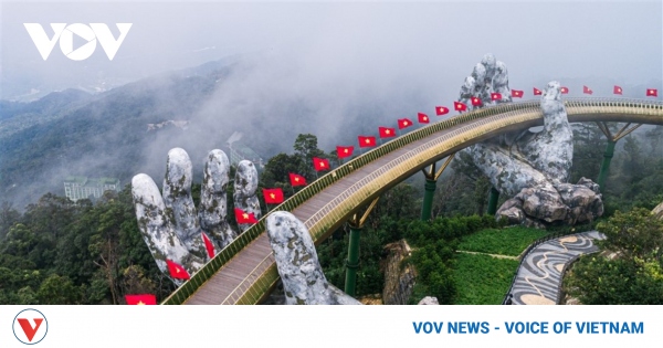 Red Panda Rope Bridge Bored Panda: Golden Bridge is the best known symbol in Vietnam