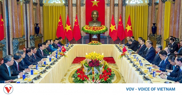 Leaders of Vietnam and China affirm resolve to deepen strategic partnership
