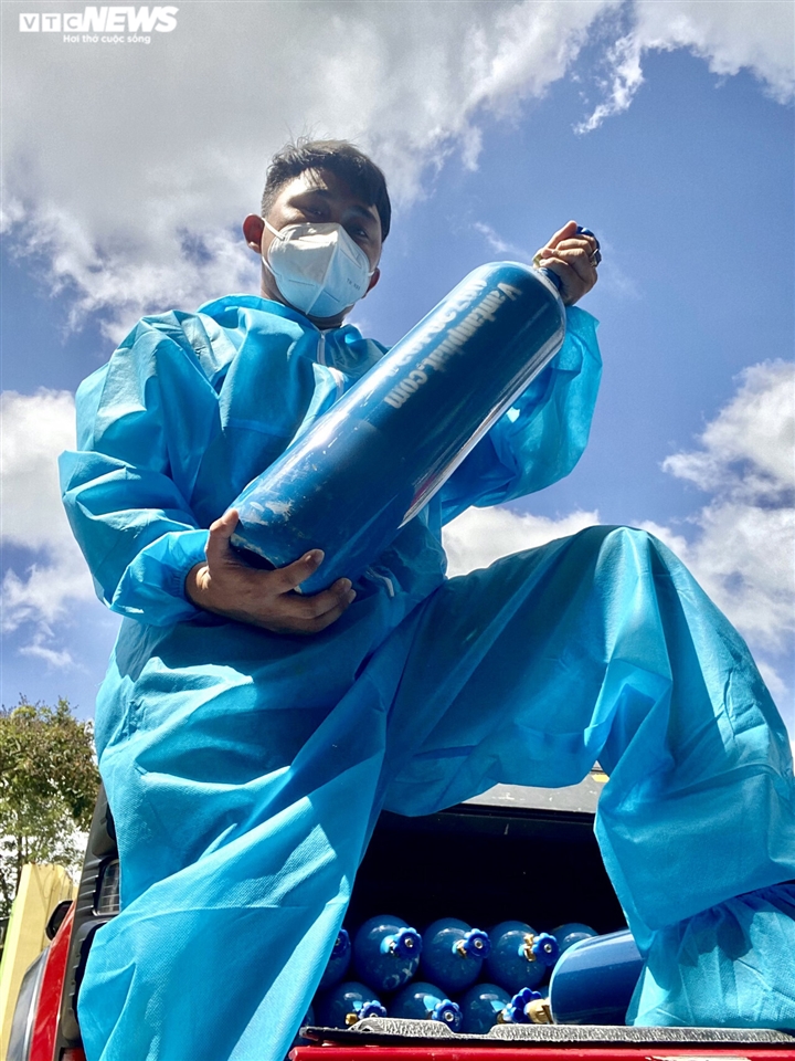 'Cha đẻ' ATM gạo thành lập thêm ATM oxy giao tận nhà bệnh nhân COVID-19 - 7