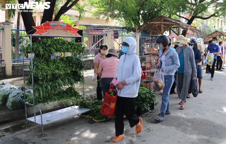 Ảnh: Nghìn hộ khó khăn ở Hội An xách giỏ đi chợ 'không tốn đồng nào' - 6