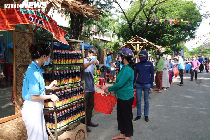 Ảnh: Nghìn hộ khó khăn ở Hội An xách giỏ đi chợ 'không tốn đồng nào' - 3