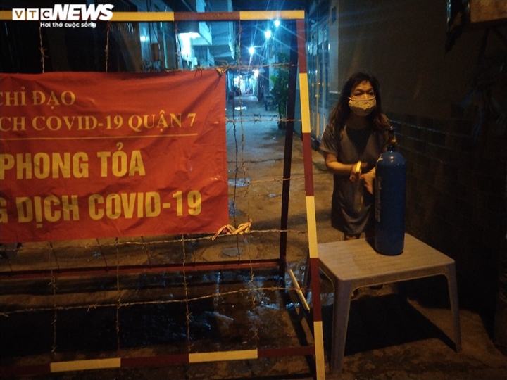 'Cha đẻ' ATM gạo thành lập thêm ATM oxy giao tận nhà bệnh nhân COVID-19 - 12