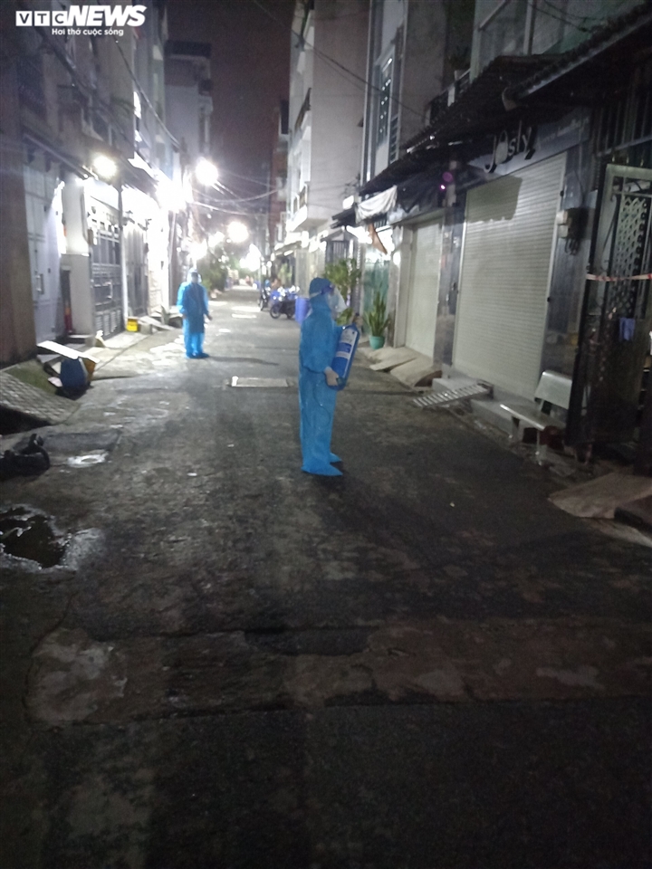 'Cha đẻ' ATM gạo thành lập thêm ATM oxy giao tận nhà bệnh nhân COVID-19 - 14