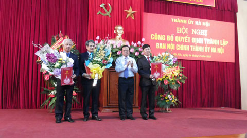 ban-noi-chinh.jpg