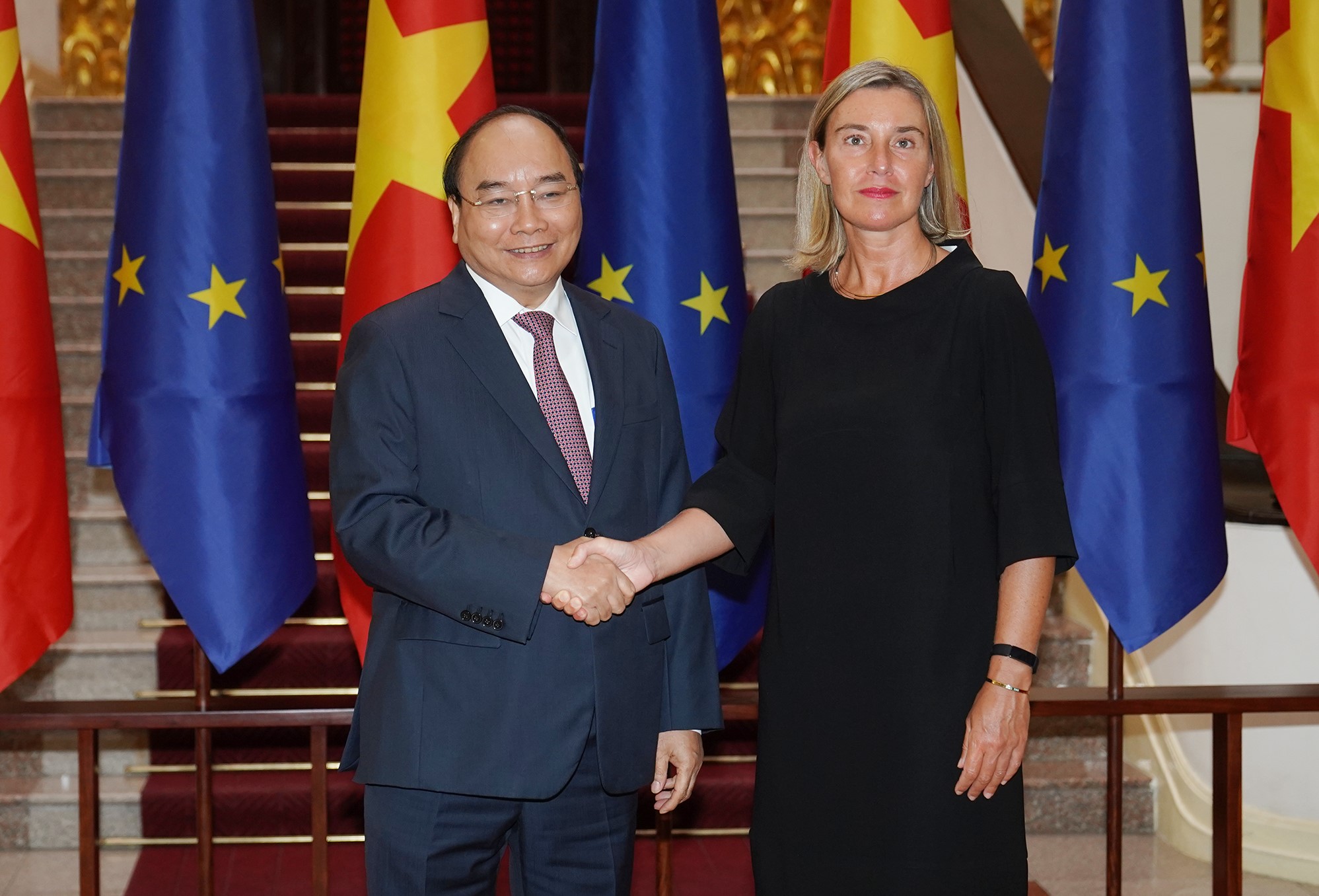 thu_tuong_nguyen_xuan_phuc_va_pho_chu_tich_ec_dai_dien_cap_cao_cua_eu_ve_chinh_sach_doi_ngoai_va_an_ninh_federica_mogherini_bdun.jpg