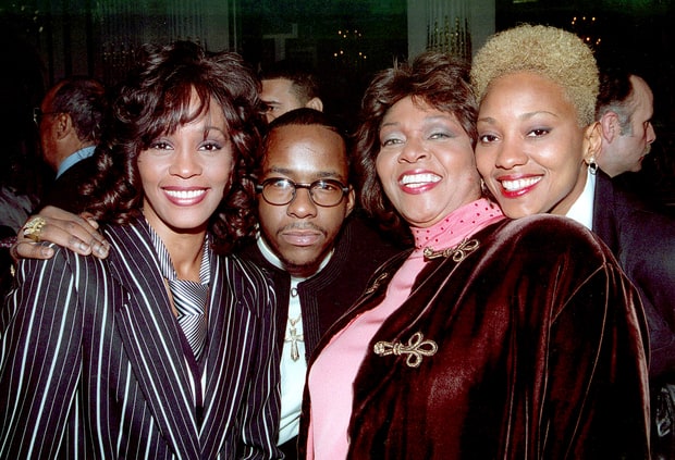 whitney_houston1_bnww.jpg