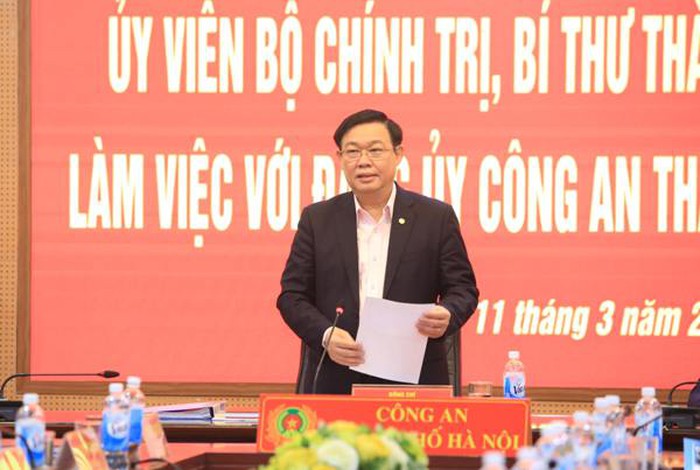 vuong_dinh_hue_lwaj.jpg