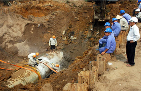 Tuyến đường ống nước sạch sông Đà số 1 liên tục vỡ