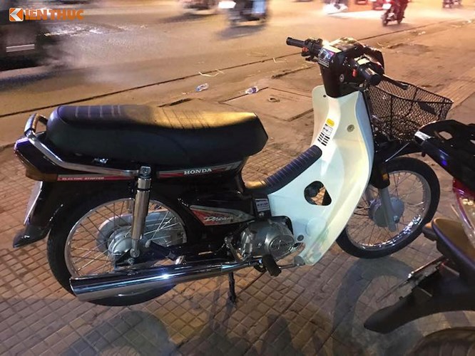 Hình ảnh Honda Dream II hiếm nhất Việt Nam tại Sài Gòn 