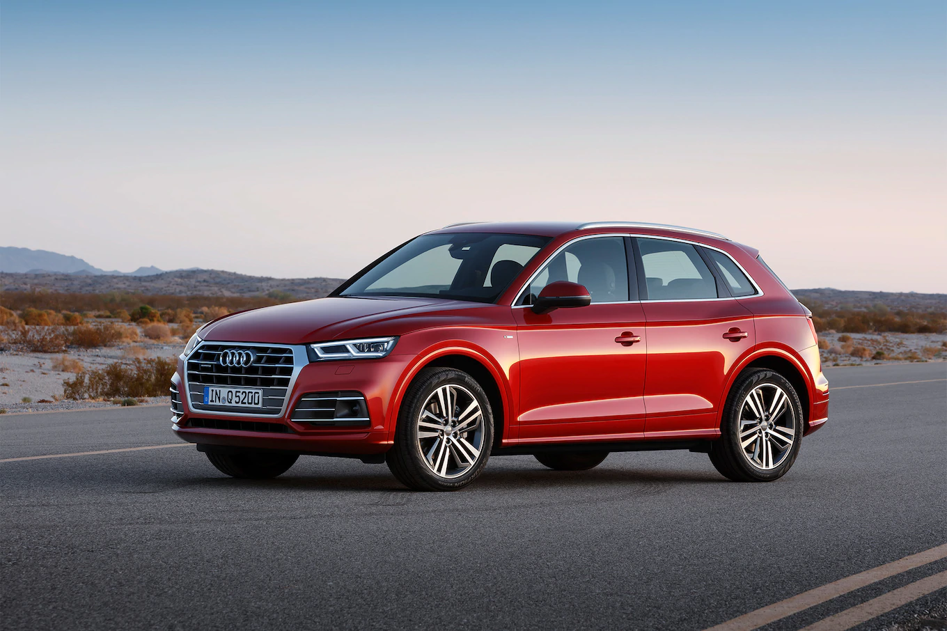 2018_audi_q5_front_three_quarter_01_hztl.jpg