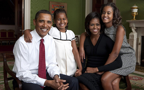 1280px_obama_family_portrait_in_the_green_room_zeii.jpg