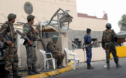 yemeni_soldiers_guard_us_embassy_coumpound_sanaa_khaled_fazaa_afp_getty_images_opoy.jpg