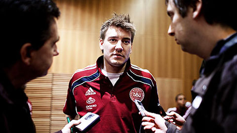 nicklas-bendtner-speaks-t-007.jpg