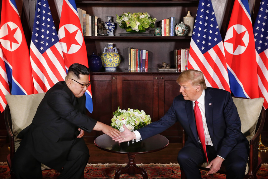 trump_kim_sing_apvu.jpg