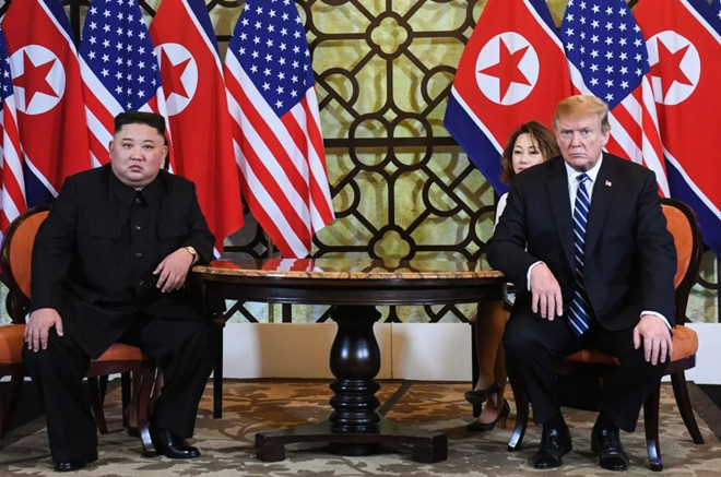 trump_kim_2_gyrj.jpg