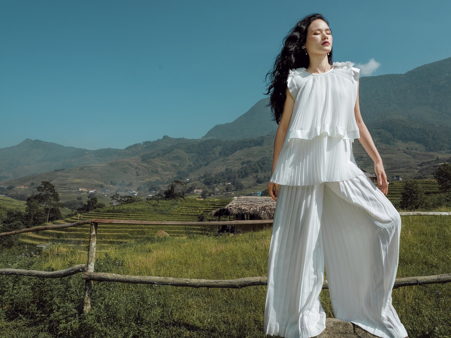 tuyet lan hoa nang tho trong bst cam hung vung cao cua le thanh hoa hinh 7