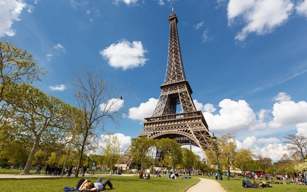 0_4200_0_2800_one_tour_eiffel_lagarde_bonus_02_dydf.jpg