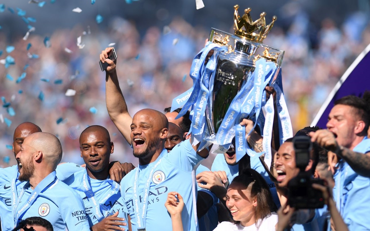 vincent_kompany_celebrates_lifts_premier_league_2018_cfnb.jpg